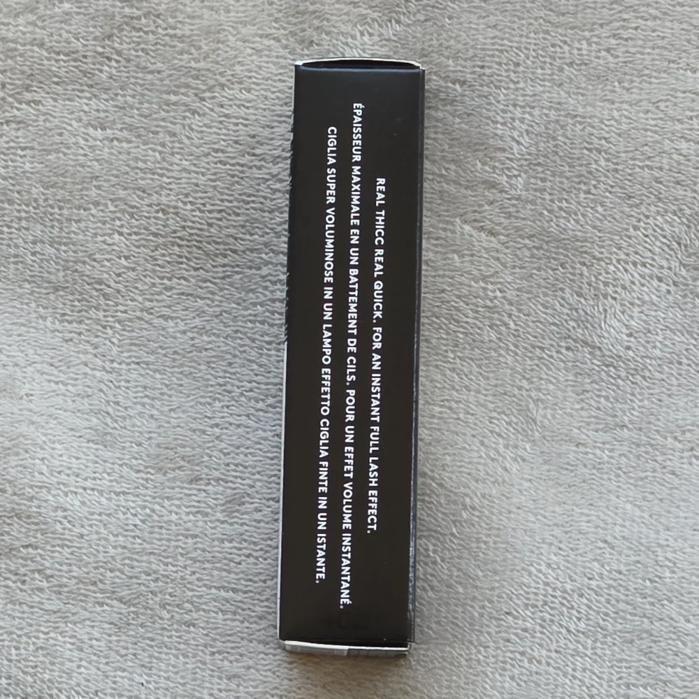 🤩FENTY BEAUTY Hella Thicc Volumizing Mascara In Cuz I'm Black